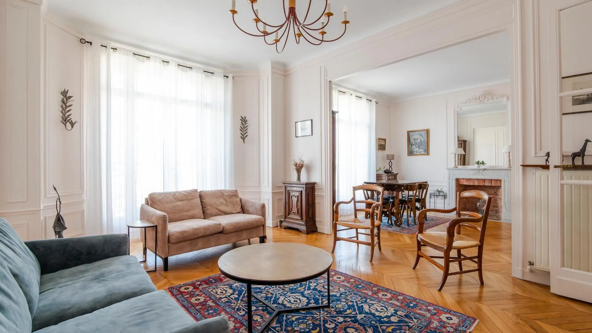 Veeve - Avenue To The Eiffel Tower Apartment Paris